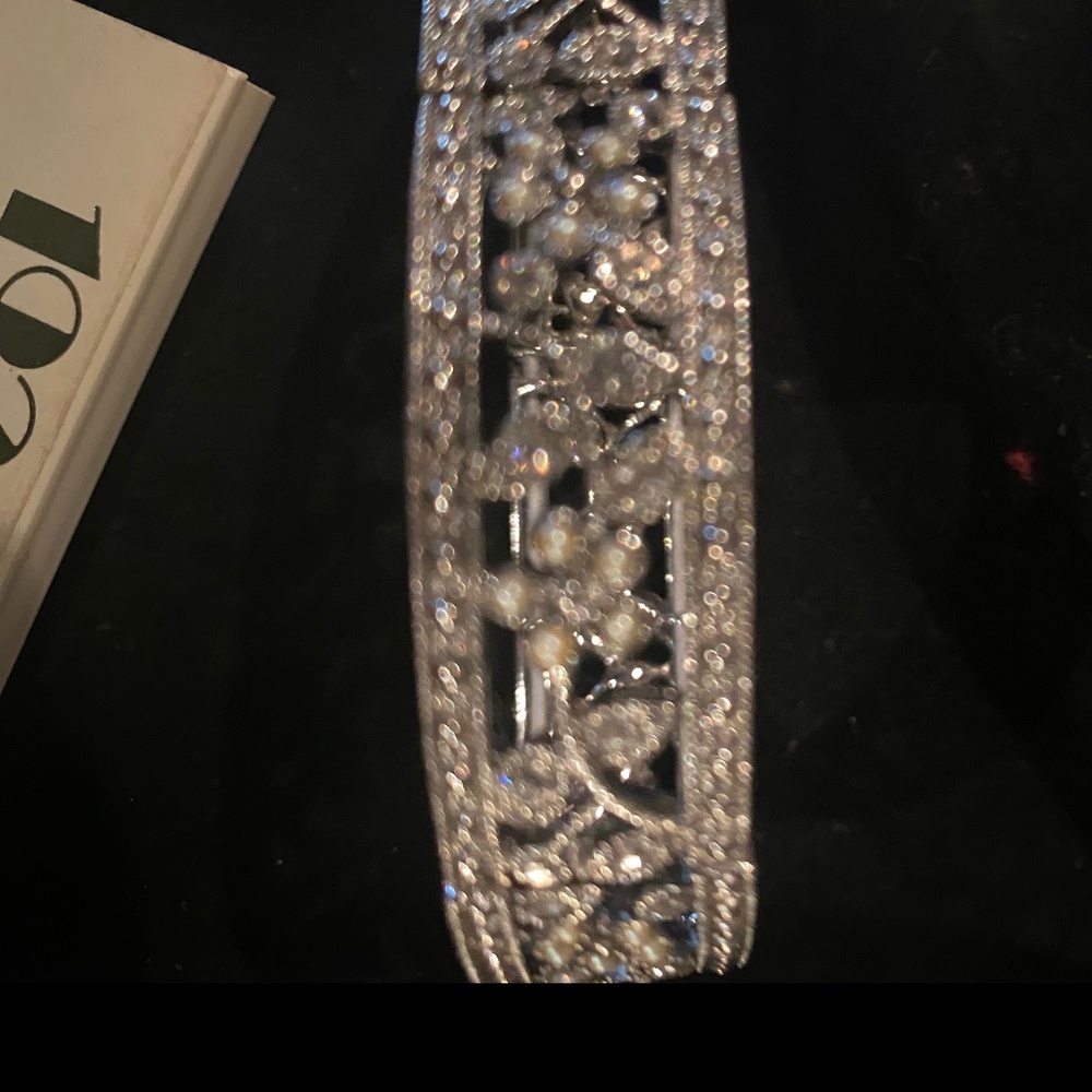 1928 Bracelet and Earring Set - Picture 4 of 4